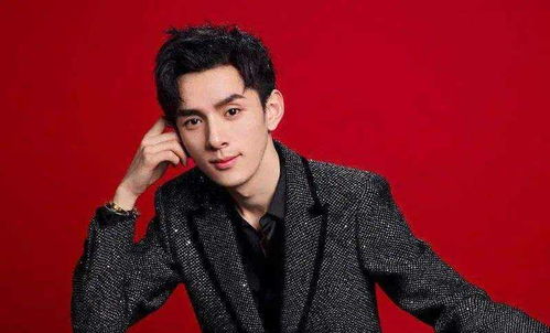 说唱歌手艾福杰尼喜提父亲身份，官宣成为新手爸爸引发网友热议